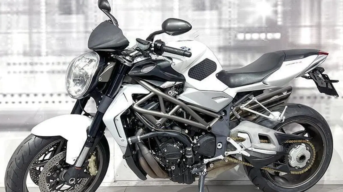 MV Agusta Brutale 990 R (2009 - 12)  (6)