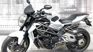 MV Agusta Brutale 990 R (2009 - 12)  (6)