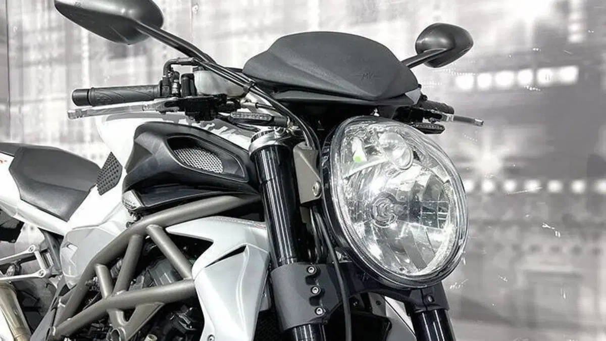 MV Agusta Brutale 990 R (2009 - 12)  (8)