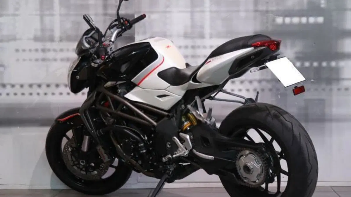 MV Agusta Brutale 1090 RR (2009 - 15)  (2)