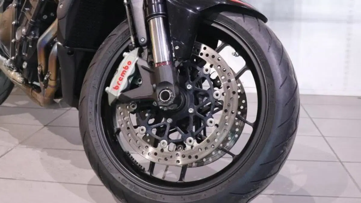 MV Agusta Brutale 1090 RR (2009 - 15)  (9)