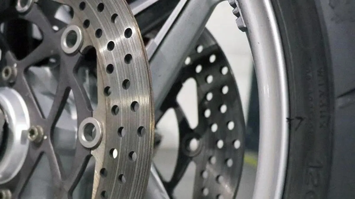 MV Agusta Brutale 910 S (2005 - 11)  (4)