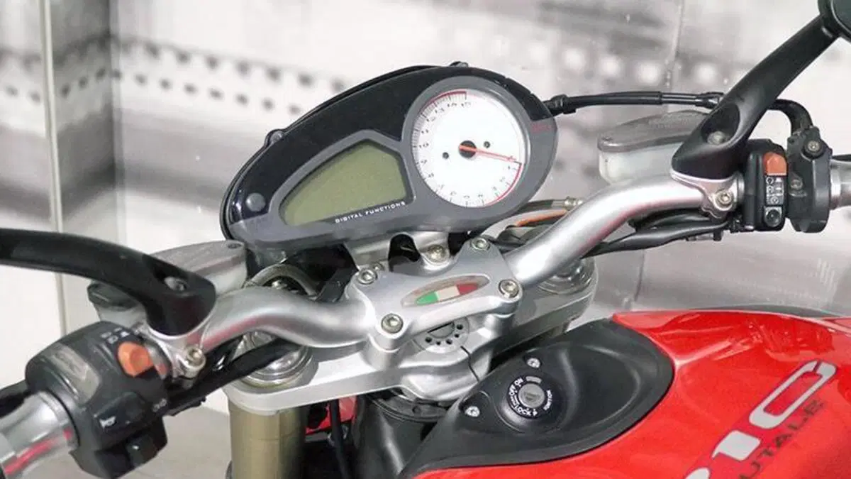 MV Agusta Brutale 910 S (2005 - 11)  (6)