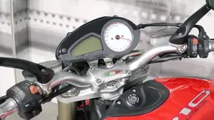 MV Agusta Brutale 910 S (2005 - 11)  (6)