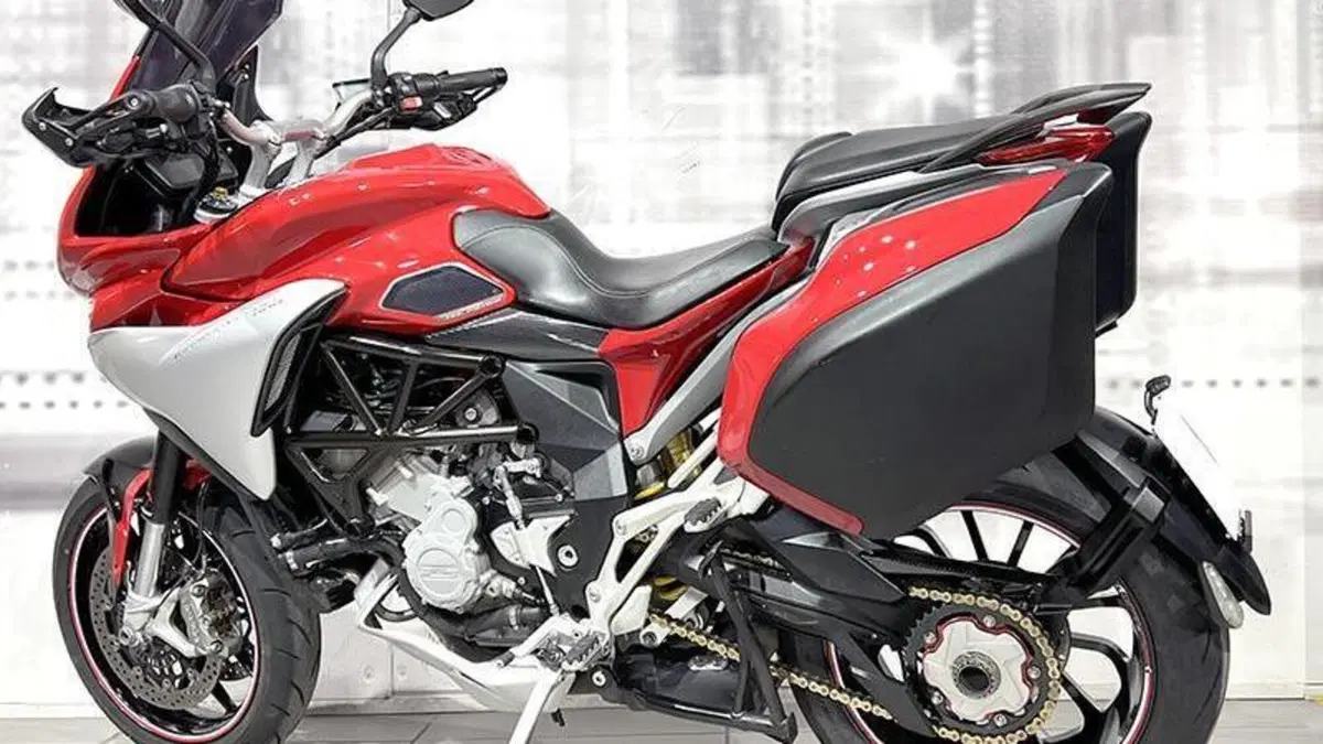 MV Agusta Turismo Veloce 800 Lusso (2014 - 16)  (2)