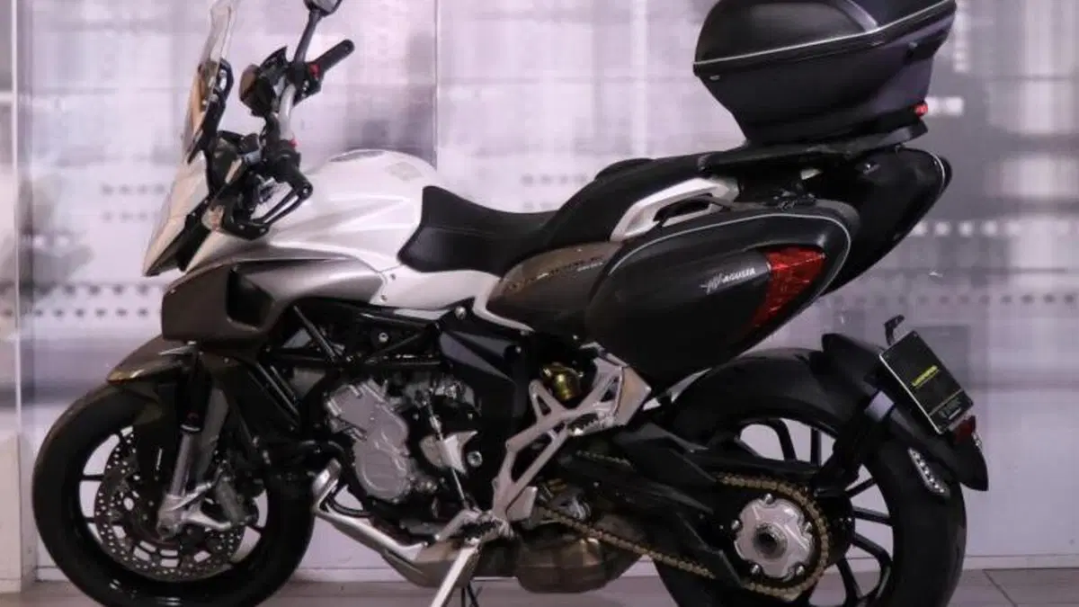 MV Agusta Stradale 800 EAS ABS (2015 - 17)  (2)