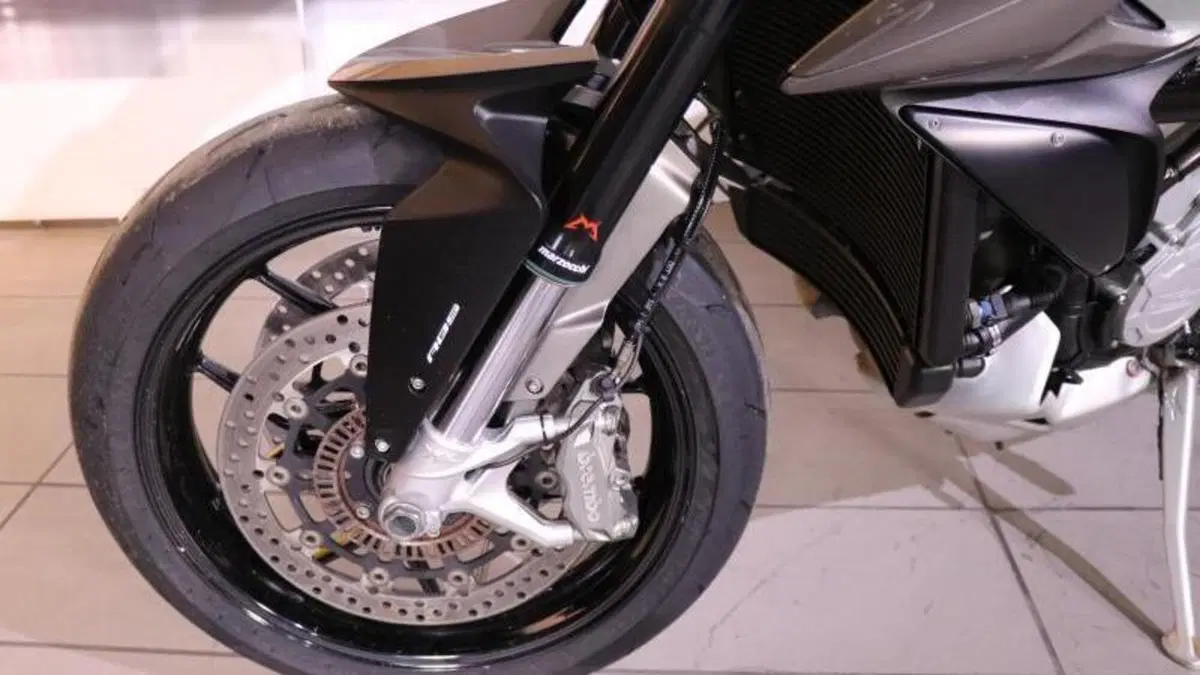 MV Agusta Stradale 800 EAS ABS (2015 - 17)  (3)