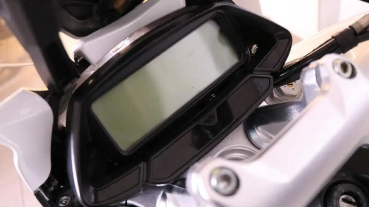 MV Agusta Stradale 800 EAS ABS (2015 - 17)  (6)