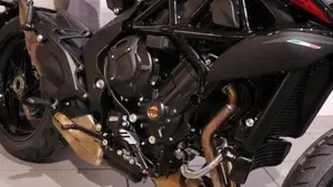 MV Agusta Brutale 800 Rosso (2021 - 23)  (3)