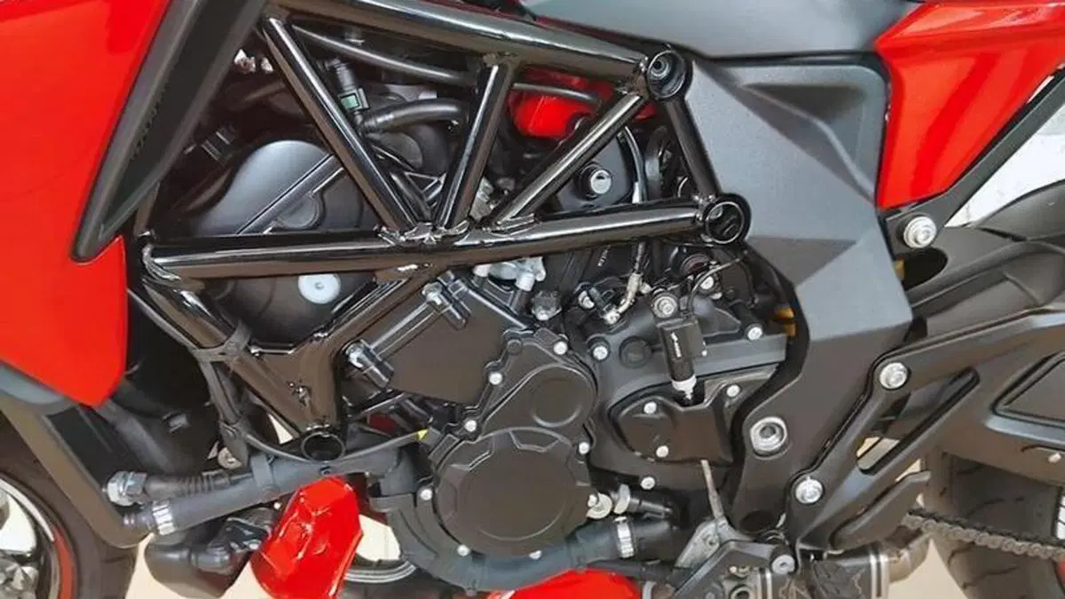 MV Agusta Turismo Veloce 800 Rosso (2021 - 23)  (4)
