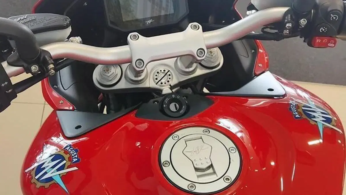 MV Agusta Turismo Veloce 800 Rosso (2021 - 23)  (6)