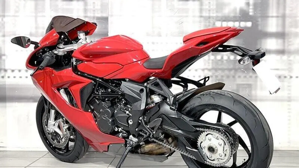 MV Agusta F3 800 Rosso (2021 - 23)  (2)