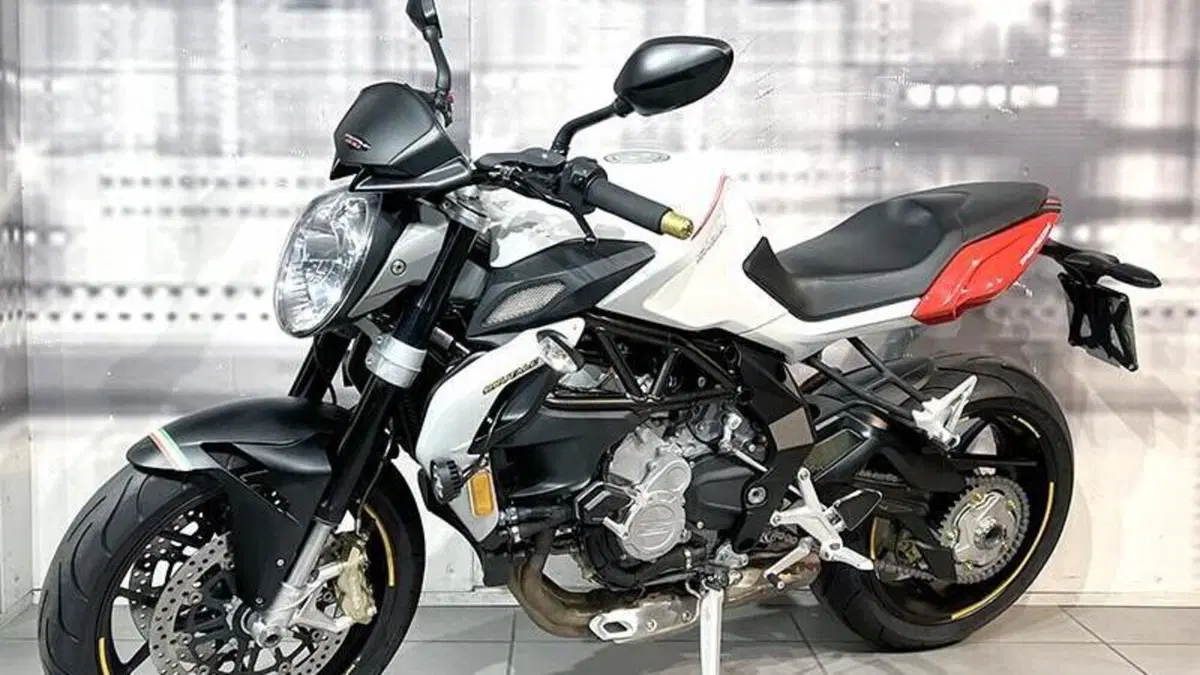 MV Agusta Brutale 800 (2012 - 15)  (7)