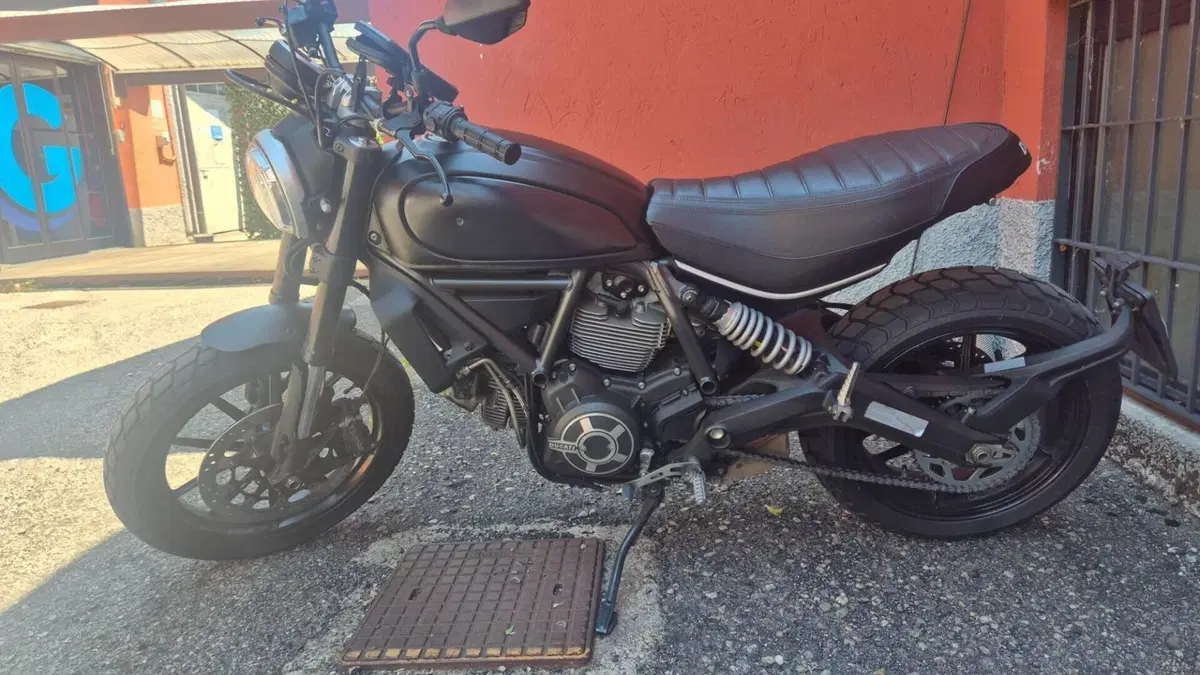 Ducati Scrambler 800 Classic (2015 - 16)  (2)