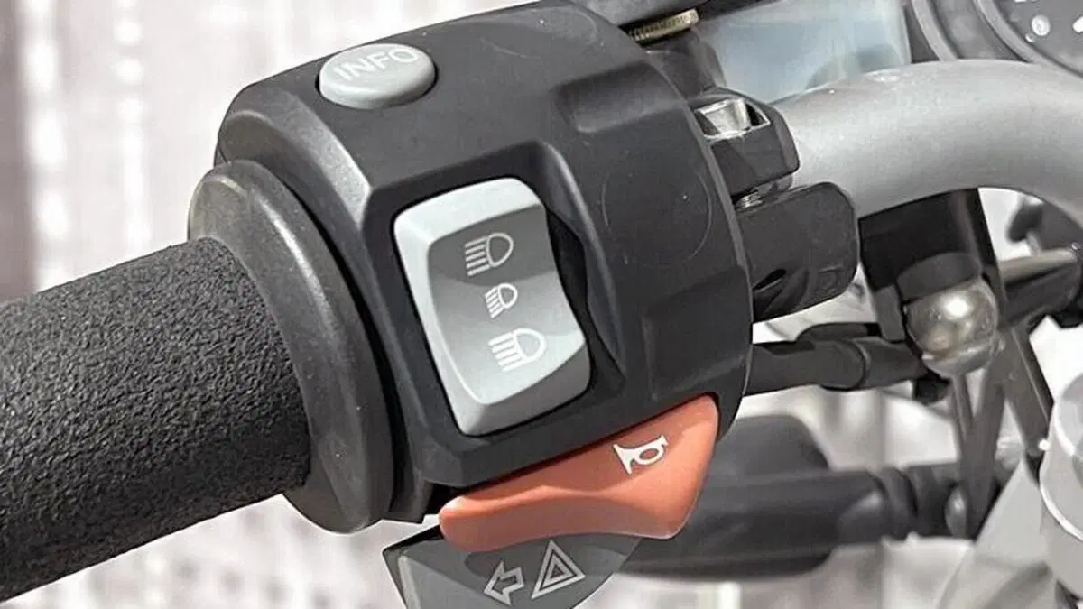 Bmw R 1200 R (2006 - 11)  (3)