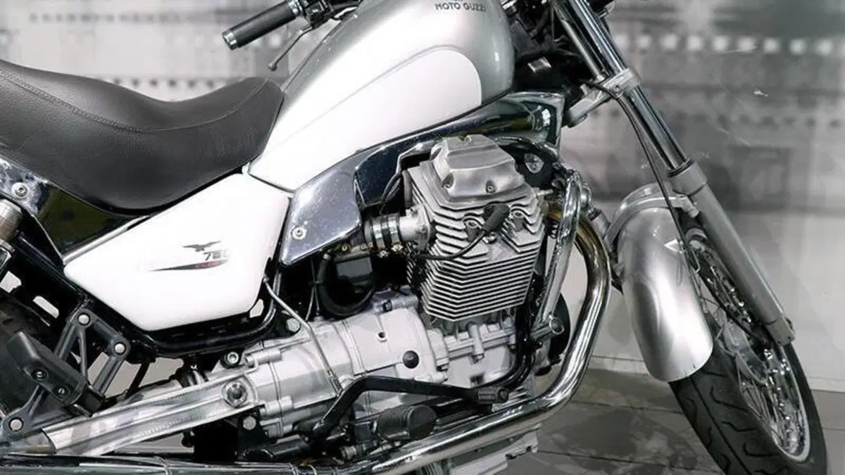 Moto Guzzi Nevada 750 (2002 - 06)  (9)