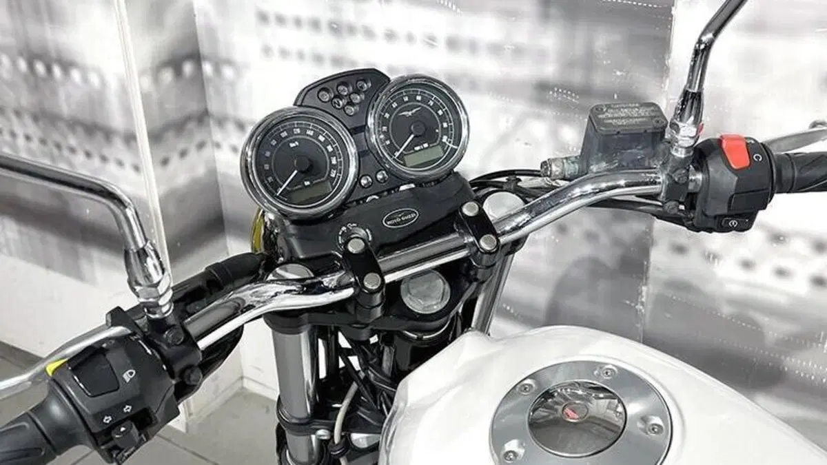 Moto Guzzi V7 Classic (2008 - 12)  (6)