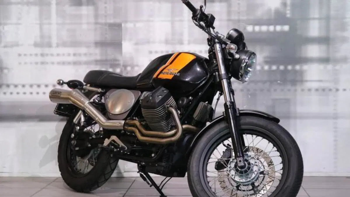 Moto Guzzi V7 II Racer (2015 - 17) 