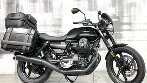 Moto Guzzi V7 Stone (2021 - 24) 