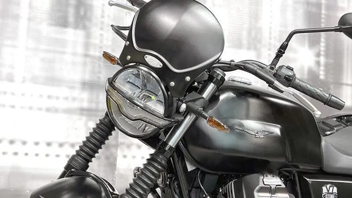 Moto Guzzi V7 Stone (2021 - 24)  (3)