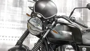 Moto Guzzi V7 Stone (2021 - 24)  (3)