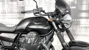 Moto Guzzi V7 Stone (2021 - 24)  (4)