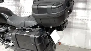 Moto Guzzi V7 Stone (2021 - 24)  (9)
