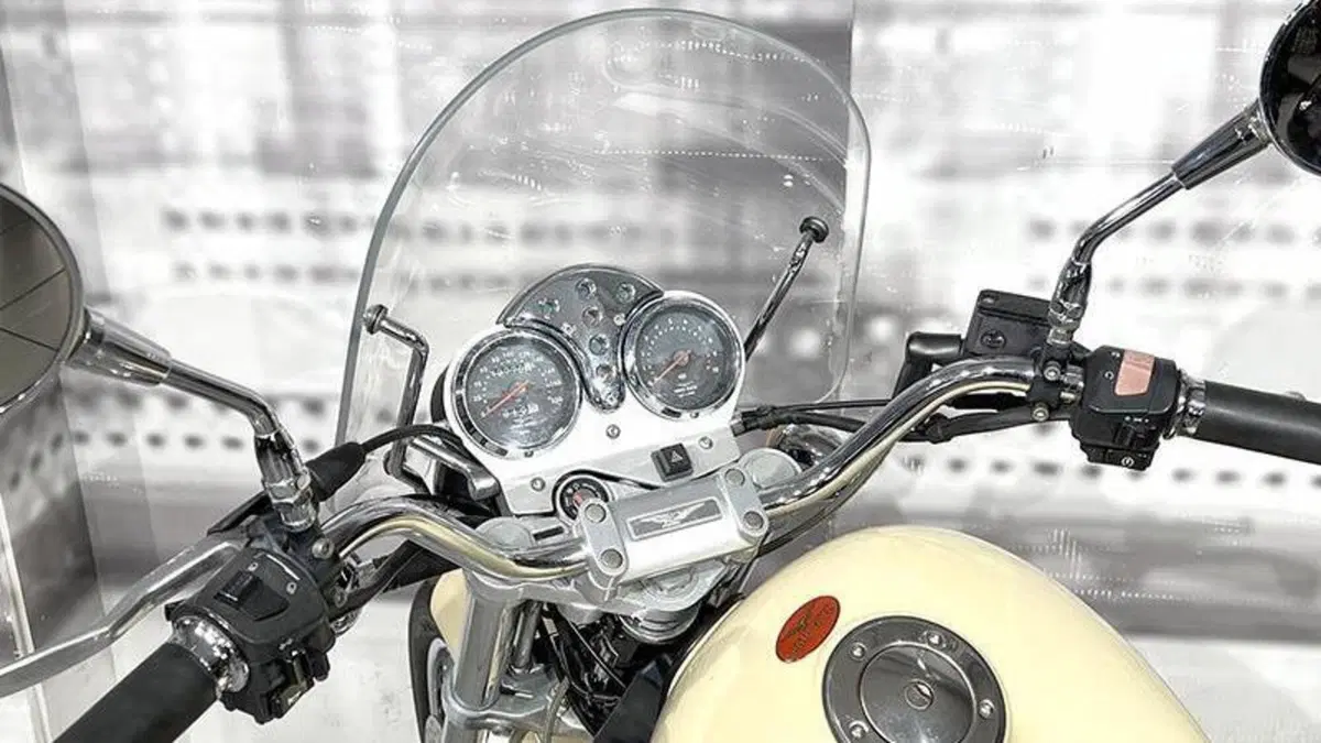 Moto Guzzi Nevada 750 Club (2002 - 06)  (6)