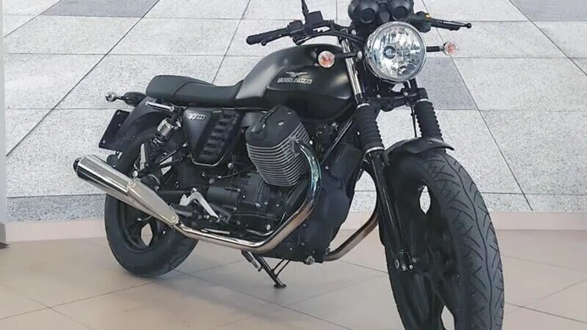 Moto Guzzi V7 II Stone (2015 - 17) 