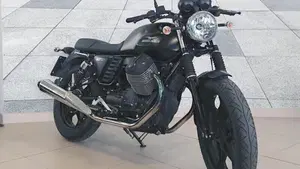 Moto Guzzi V7 II Stone (2015 - 17) 