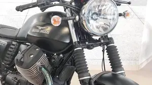 Moto Guzzi V7 II Stone (2015 - 17)  (3)