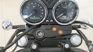 Moto Guzzi V7 II Stone (2015 - 17)  (5)
