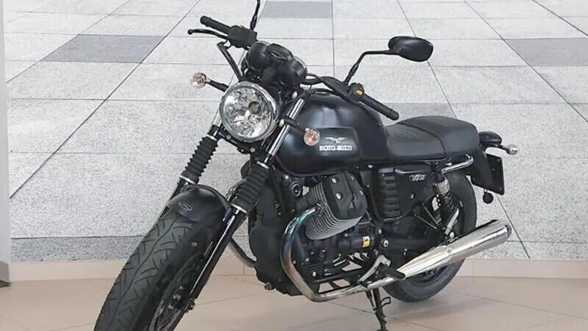 Moto Guzzi V7 II Stone (2015 - 17)  (6)