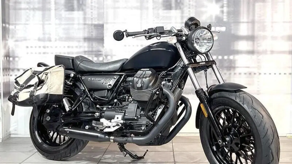 Moto Guzzi V9 Bobber (2018 - 20) 