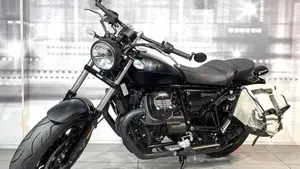 Moto Guzzi V9 Bobber (2018 - 20)  (6)
