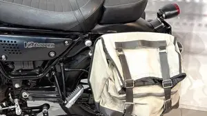 Moto Guzzi V9 Bobber (2018 - 20)  (4)