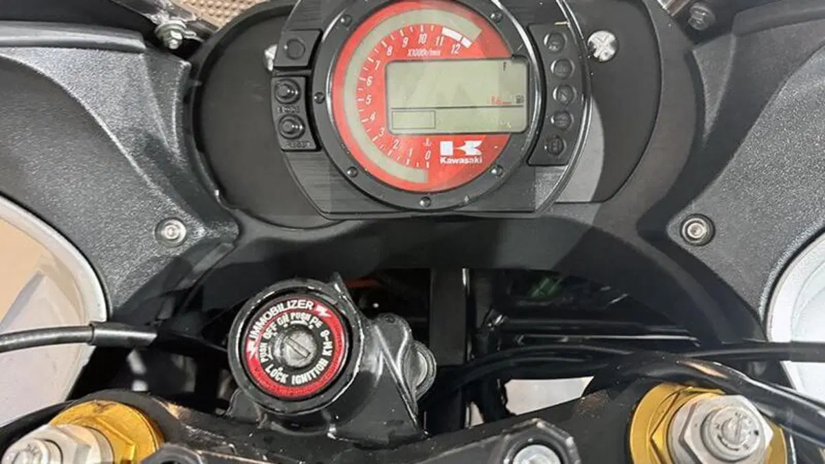Kawasaki Z 750 S  (6)