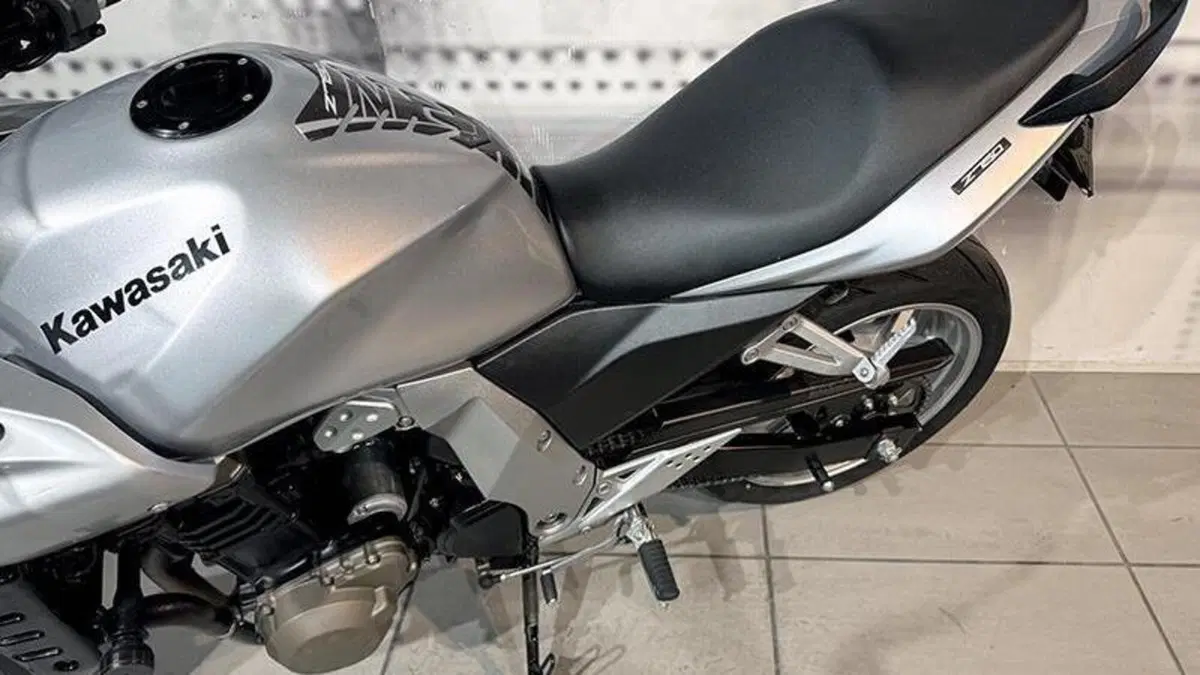 Kawasaki Z 750 S  (9)