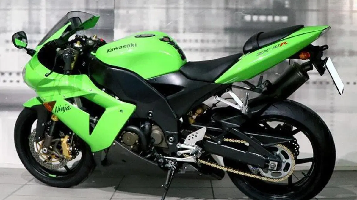 Kawasaki Ninja 1000 ZX-10R (2004 - 05)  (2)