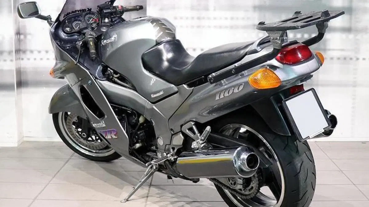 Kawasaki ZZR 1100 (1989 - 01)  (2)