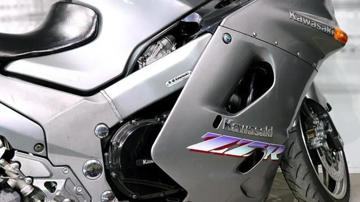 Kawasaki ZZR 1100 (1989 - 01)  (3)