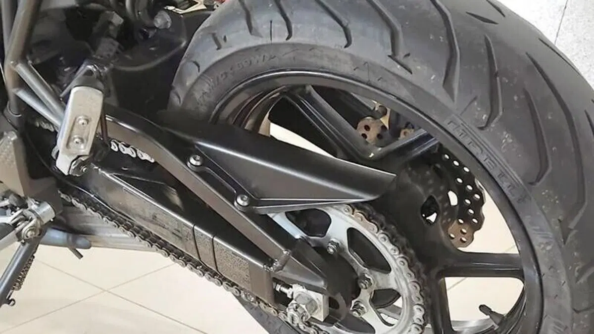 Kawasaki Versys 650 (2010 - 13)  (2)