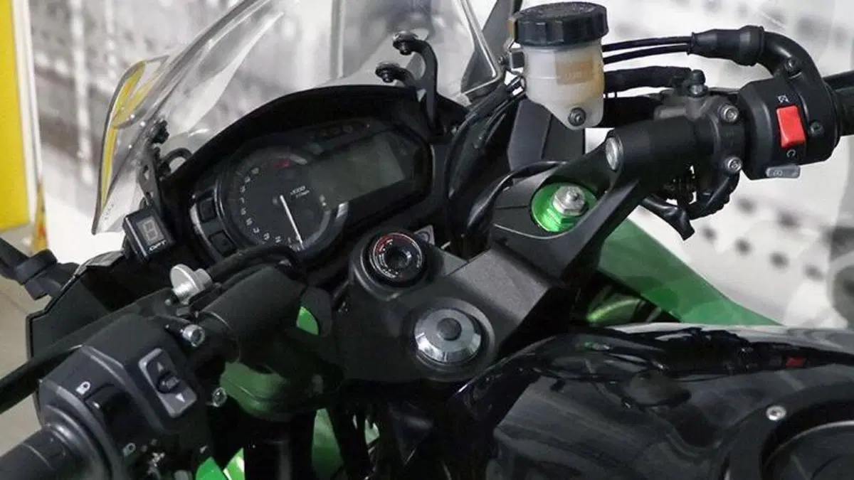 Kawasaki Z 1000 SX ABS (2014 - 16)  (5)