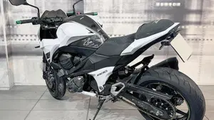 Kawasaki Z 800 ABS (2012 - 16)  (2)