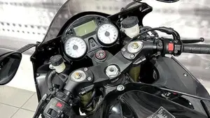 Kawasaki ZZR 1400 (2006 - 11)  (6)