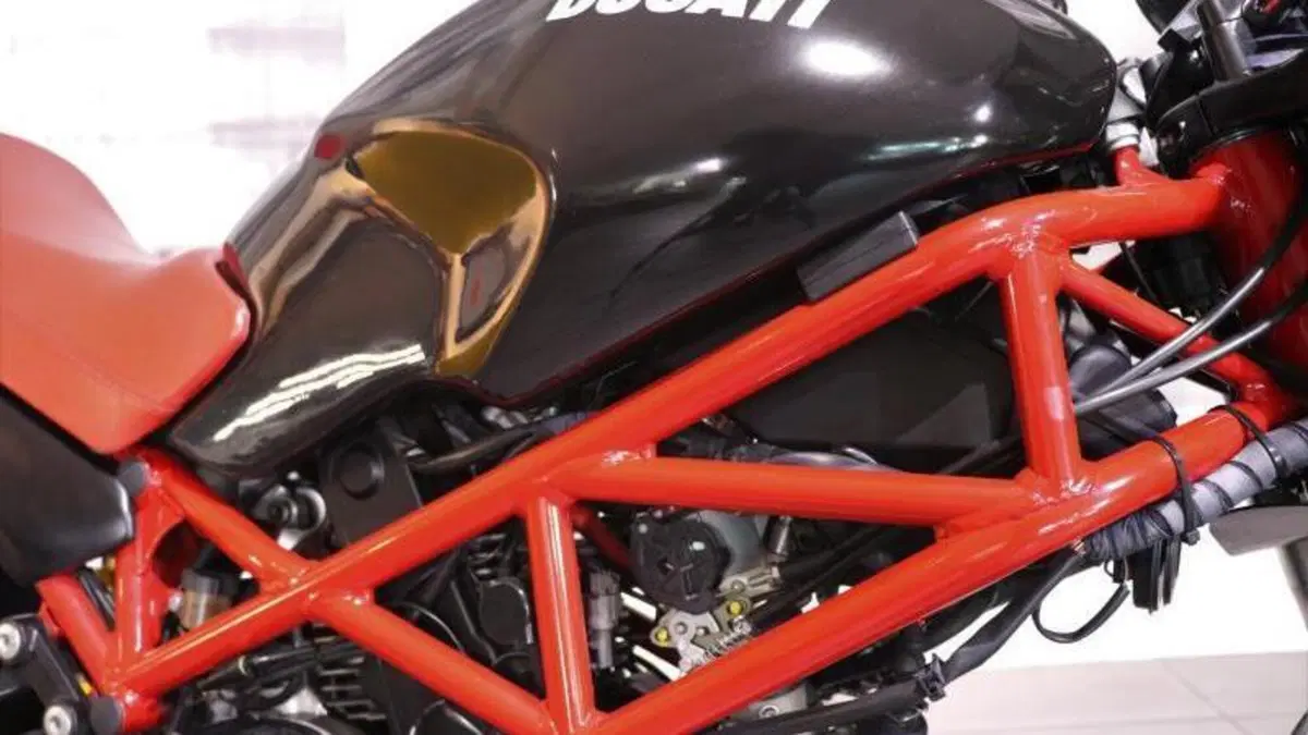 Ducati Monster 695 (2006 - 08)  (9)