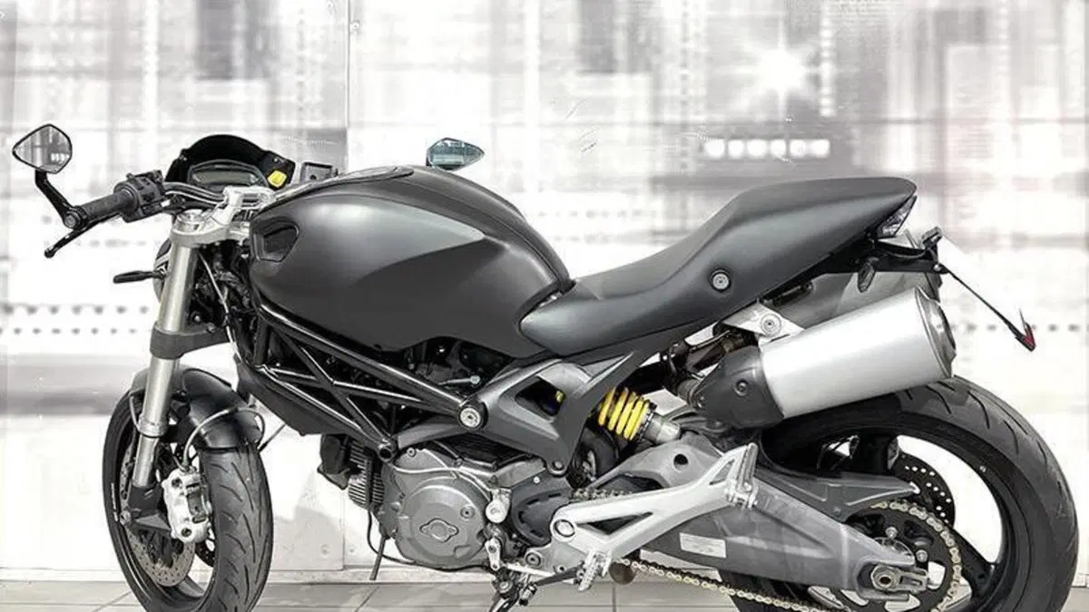Ducati Monster 696 (2008 - 13)  (2)
