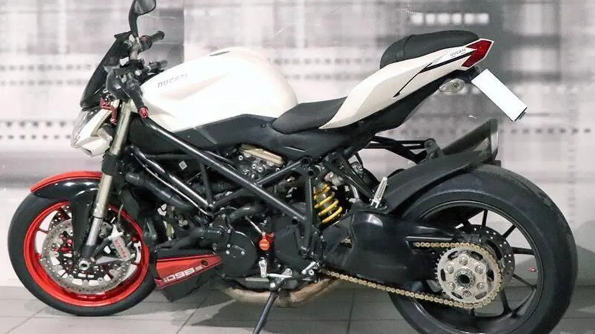 Ducati Streetfighter (2009 - 12)  (2)