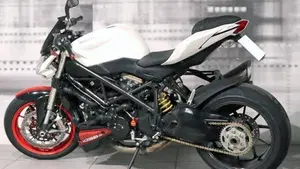 Ducati Streetfighter (2009 - 12)  (2)