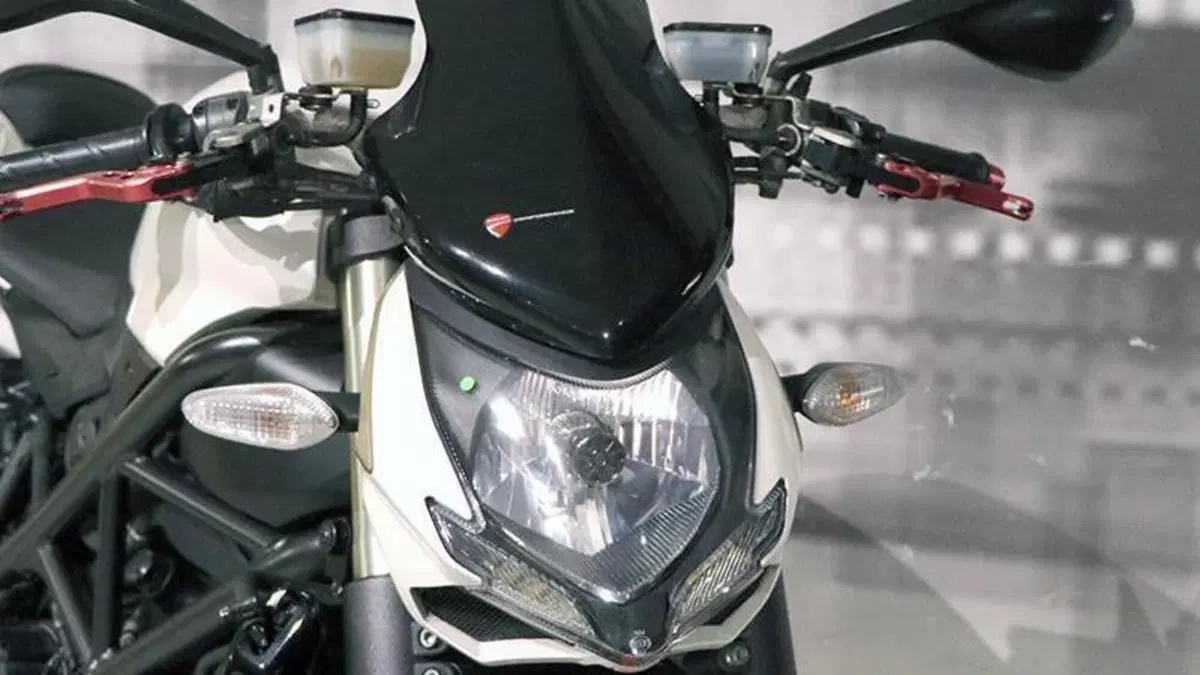 Ducati Streetfighter (2009 - 12)  (4)